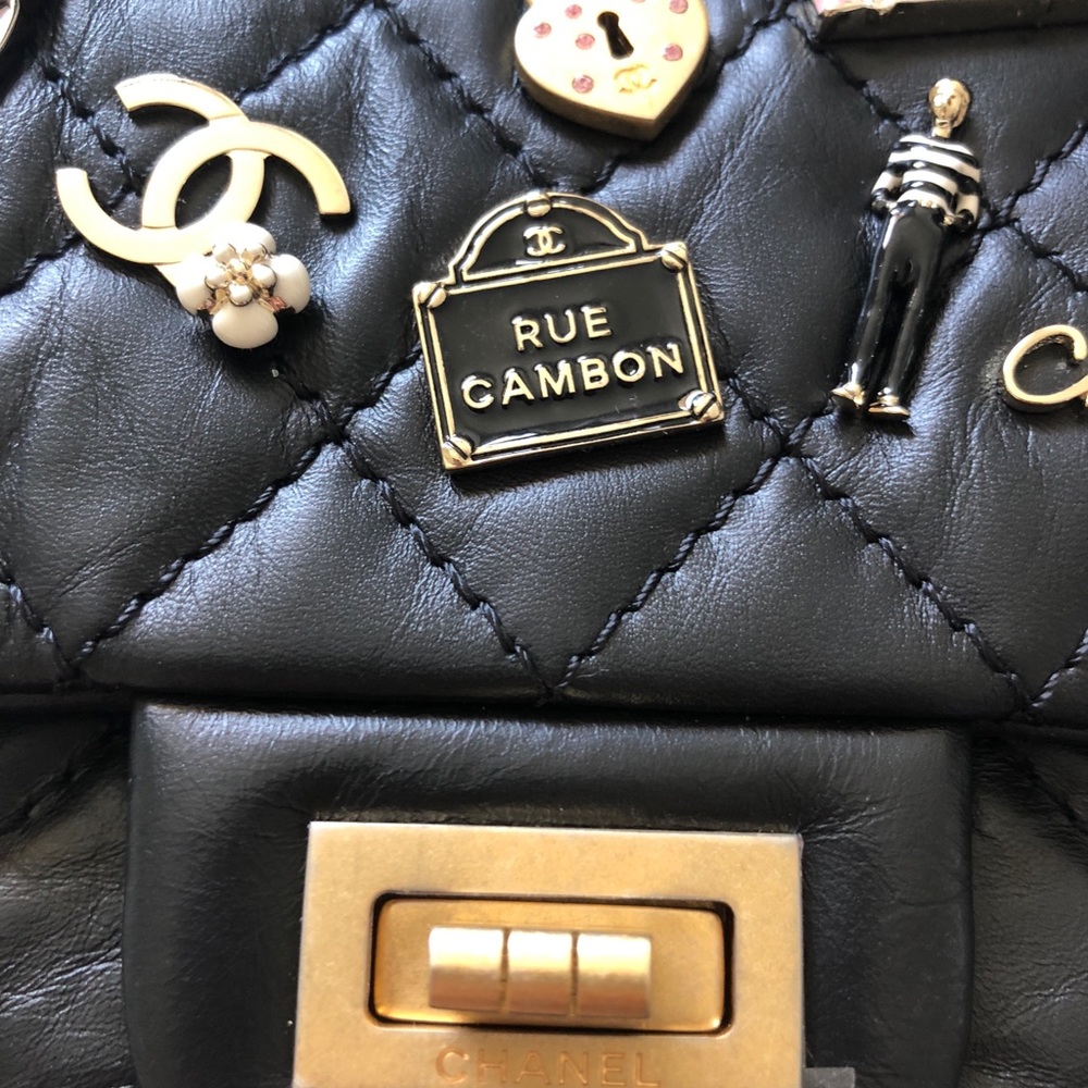Chanel Black Calfskin Lucky Charms Flap Bag 225 - Picture 4 of 8
